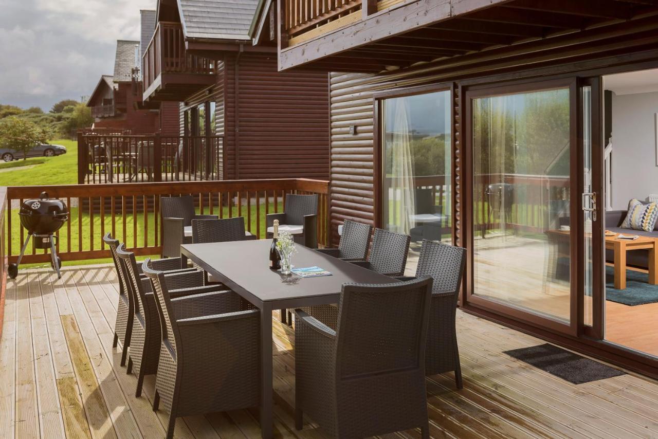 Skylark Sleeps 8 Private Hot Tub & Dogs Welcome Nr Padstow, Resort Pool Bar & Watersports 大圣科勒姆 外观 照片