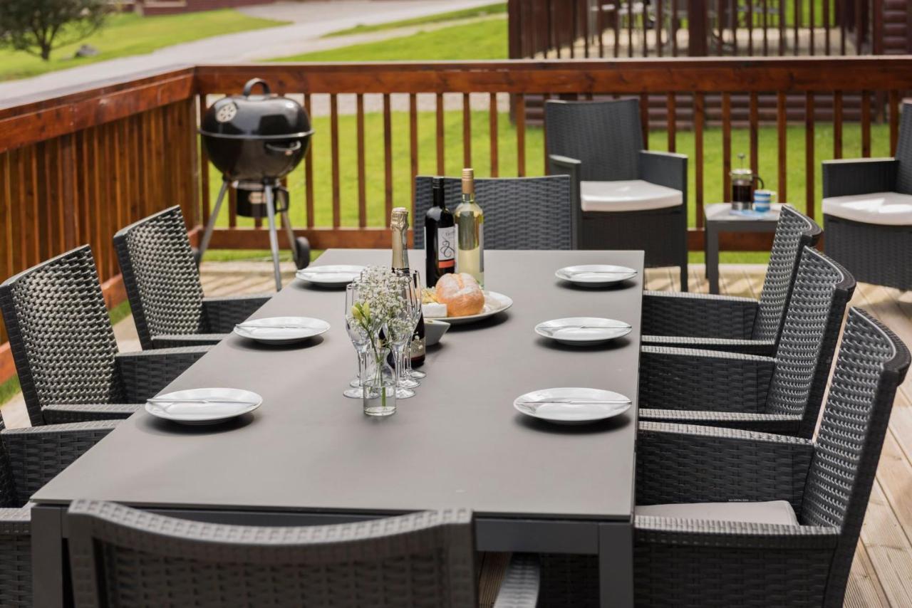 Skylark Sleeps 8 Private Hot Tub & Dogs Welcome Nr Padstow, Resort Pool Bar & Watersports 大圣科勒姆 外观 照片